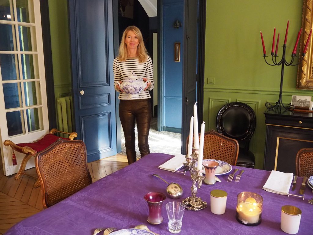 Elisabeth De Feydeau Et Son Mari Elisabeth de Feydeau - Versailles - In Kitchen With